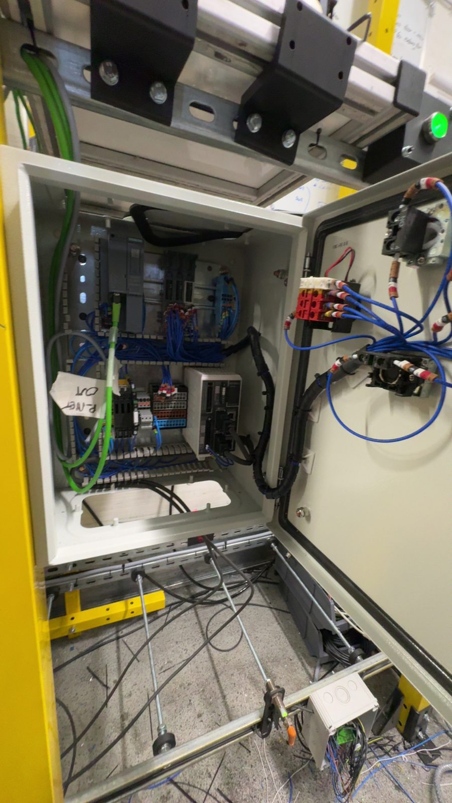 2025 &mdash; internal wiring